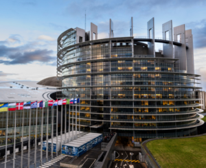 Fahnen Parlament Straßburg