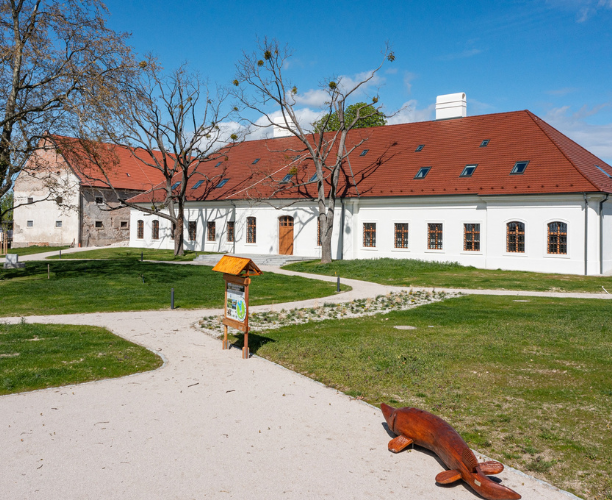 Sensible Rekonstruktion des Herrenhauses in Čunovo zum Ekozentrum